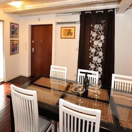ホテル Inn Apartments Split